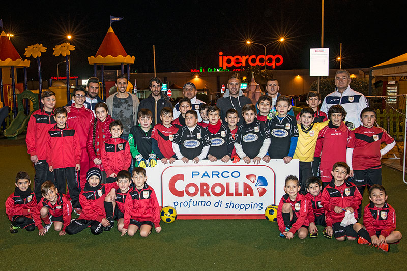 Il Corolla diventa giallo rosso