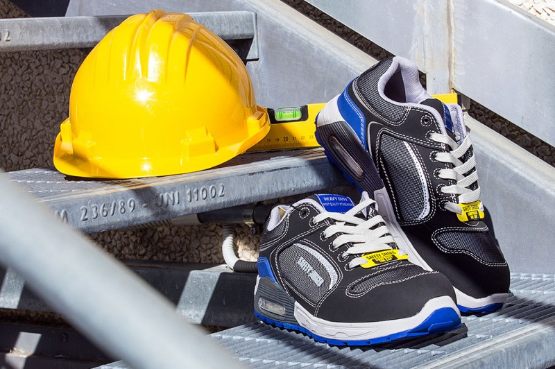 Sicurezza, tutti in piedi